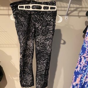 Lululemon running crops